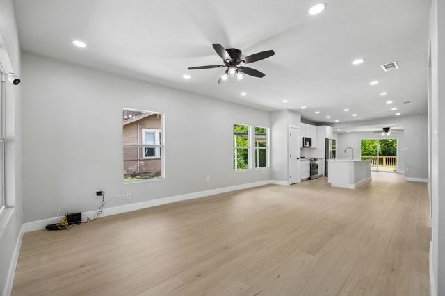 312 Leads Street, Dallas, TX 75203