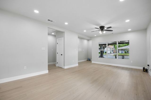 312 Leads Street, Dallas, TX 75203