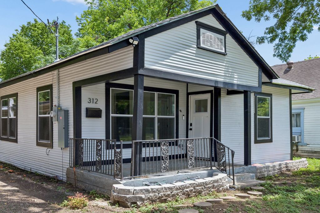 312 Leads Street, Dallas, TX 75203
