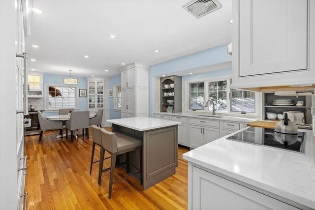 5 Old County Road, Hingham, MA 02043