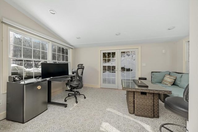 5 Old County Road, Hingham, MA 02043