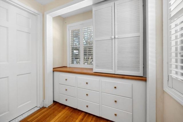 5 Old County Road, Hingham, MA 02043