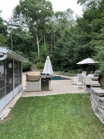 5 Old County Road, Hingham, MA 02043