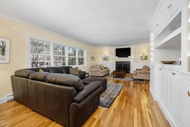 5 Old County Road, Hingham, MA 02043