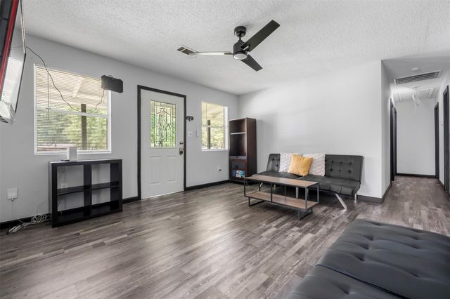 541 Trails End Drive, Cleveland, TX 77328