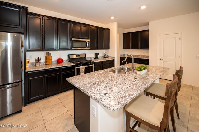 8746 E Stone Meadow Circle, Tucson, AZ 85730