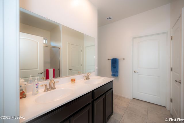 8746 E Stone Meadow Circle, Tucson, AZ 85730