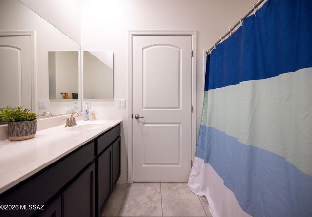8746 E Stone Meadow Circle, Tucson, AZ 85730