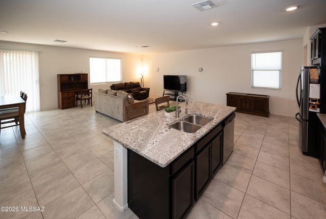 8746 E Stone Meadow Circle, Tucson, AZ 85730
