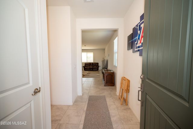 8746 E Stone Meadow Circle, Tucson, AZ 85730