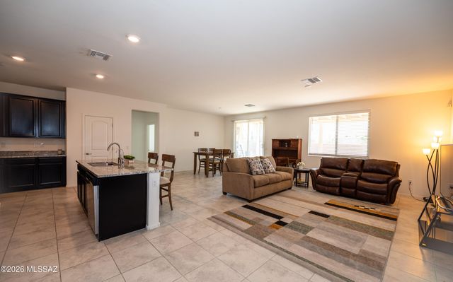 8746 E Stone Meadow Circle, Tucson, AZ 85730