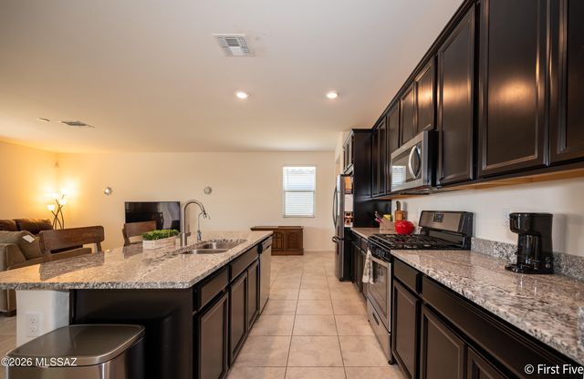 8746 E Stone Meadow Circle, Tucson, AZ 85730