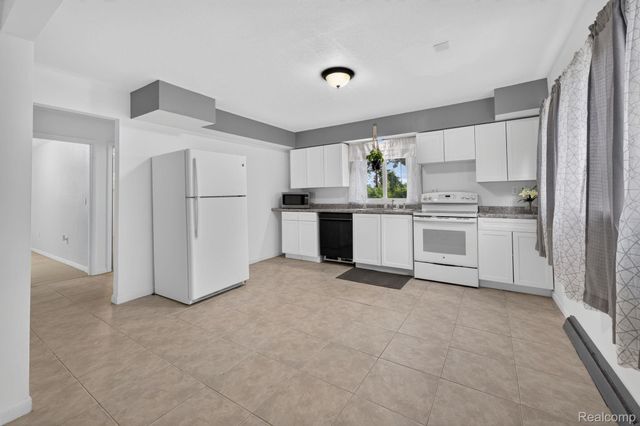 9288 Hilda Lane, Clayton Charter Township, MI 48433
