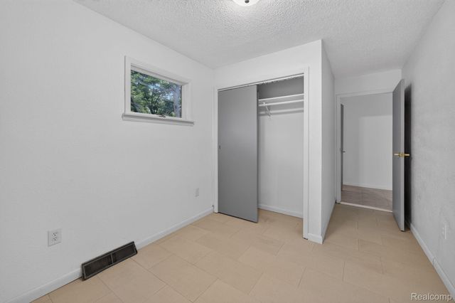 9288 Hilda Lane, Clayton Charter Township, MI 48433