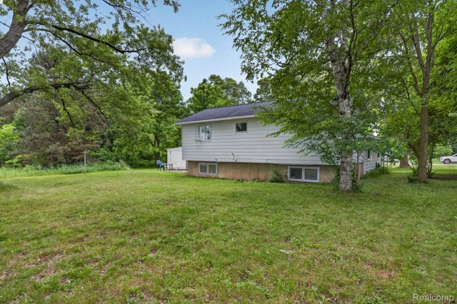 9288 Hilda Lane, Clayton Charter Township, MI 48433