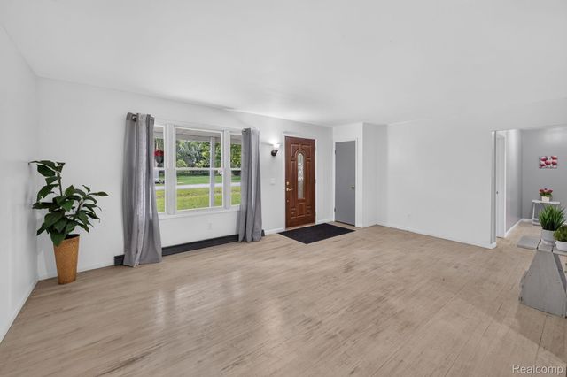 9288 Hilda Lane, Clayton Charter Township, MI 48433