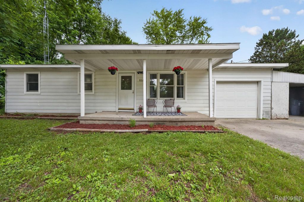 9288 Hilda Lane, Clayton Charter Township, MI 48433