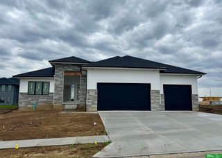 12383 Lake Vista Drive, Papillion, NE 68046