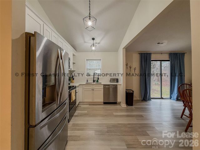 5819 Woodrock Court, Charlotte, NC 28214