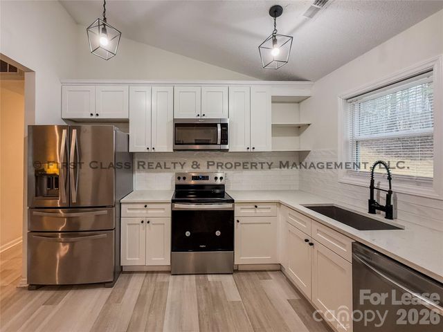 5819 Woodrock Court, Charlotte, NC 28214