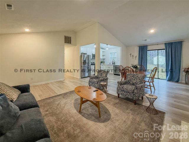 5819 Woodrock Court, Charlotte, NC 28214