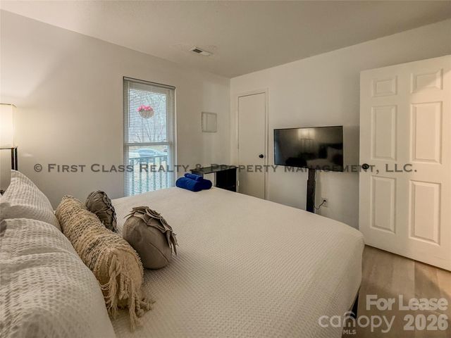 5819 Woodrock Court, Charlotte, NC 28214