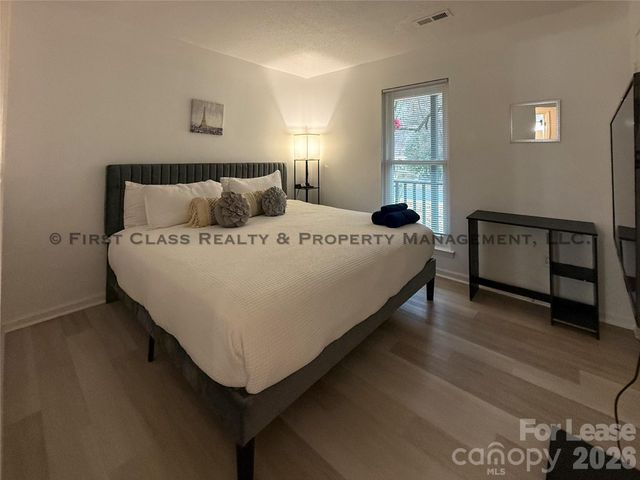 5819 Woodrock Court, Charlotte, NC 28214