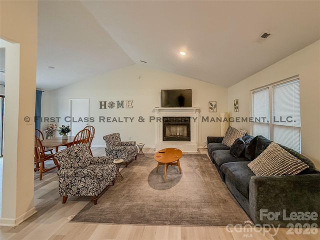 5819 Woodrock Court, Charlotte, NC 28214