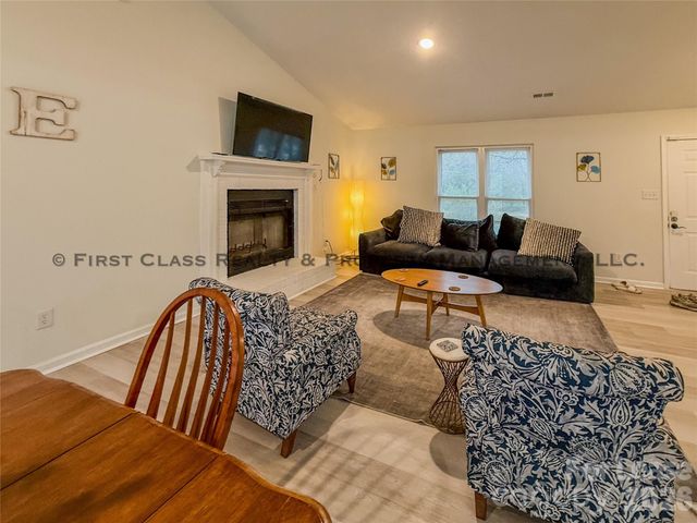 5819 Woodrock Court, Charlotte, NC 28214