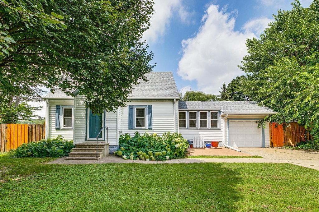 1781 Tatum Street, Falcon Heights, MN 55113
