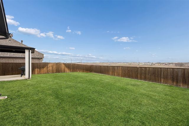 1211 Rushcroft Way, Forney, TX 75126