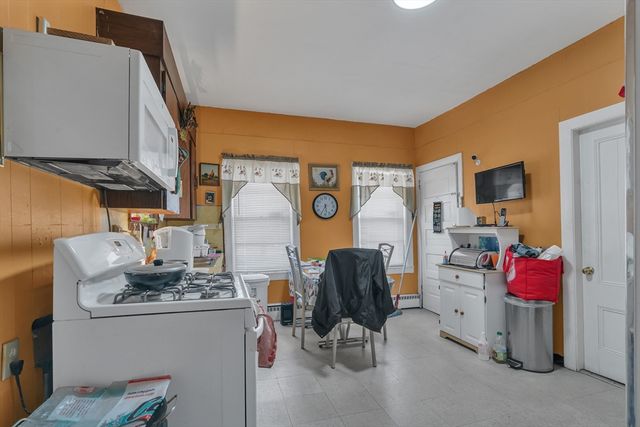 150 E Ashland St, Brockton, MA 02302