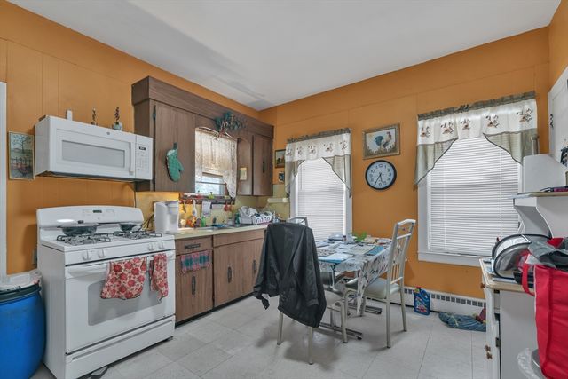 150 E Ashland St, Brockton, MA 02302