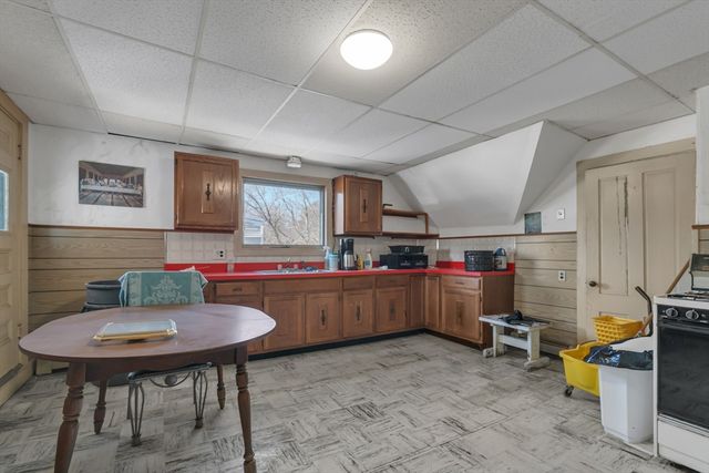 150 E Ashland St, Brockton, MA 02302