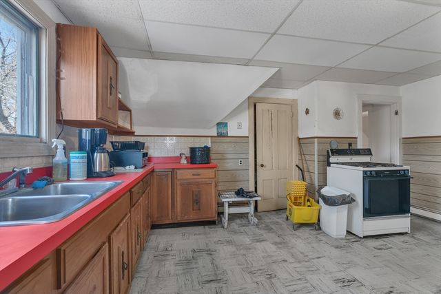 150 E Ashland St, Brockton, MA 02302