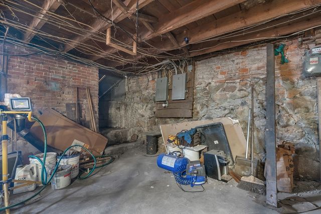 150 E Ashland St, Brockton, MA 02302