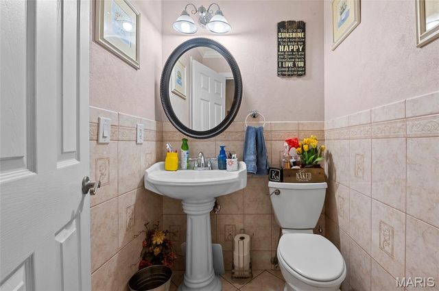 42 Duke Drive, Maryville, IL 62062