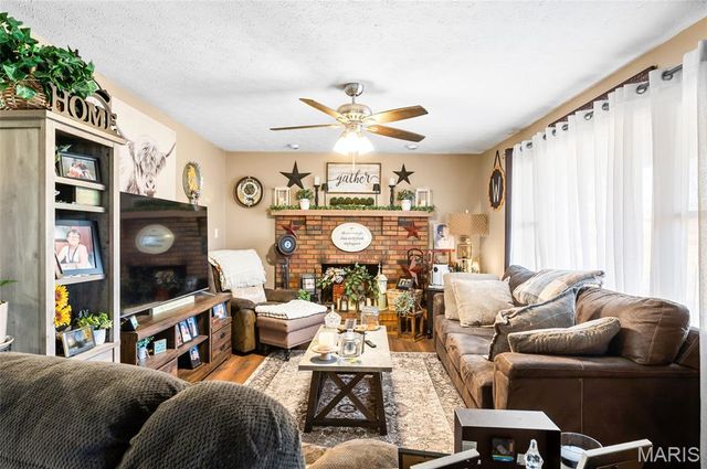 42 Duke Drive, Maryville, IL 62062