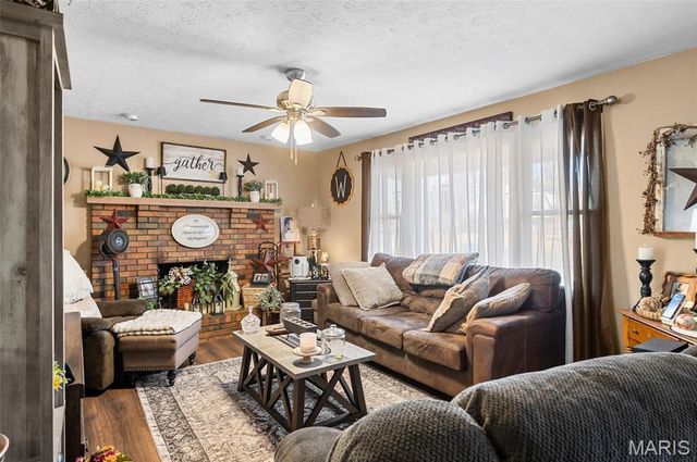 42 Duke Drive, Maryville, IL 62062