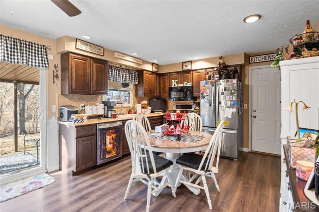 42 Duke Drive, Maryville, IL 62062