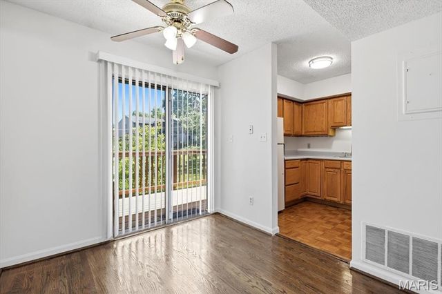 1736 Redbird Cove, St Louis, MO 63144