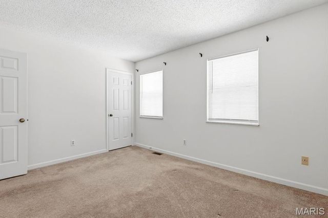1736 Redbird Cove, St Louis, MO 63144