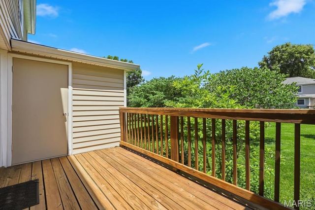 1736 Redbird Cove, St Louis, MO 63144