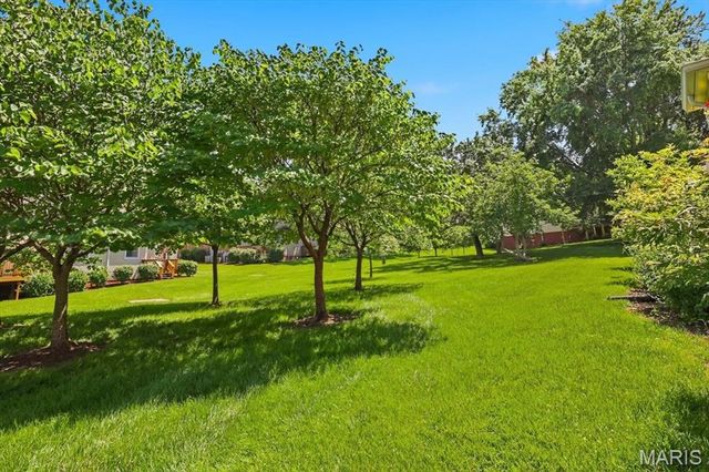 1736 Redbird Cove, St Louis, MO 63144