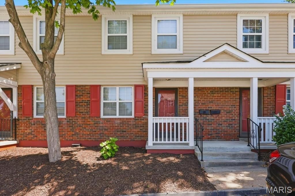 1736 Redbird Cove, St Louis, MO 63144