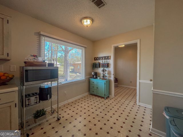 100 Hummingbird Drive, Dublin, GA 31021