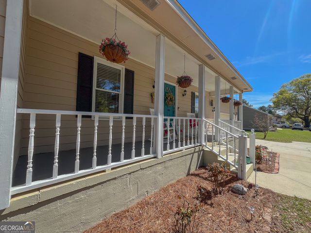 100 Hummingbird Drive, Dublin, GA 31021