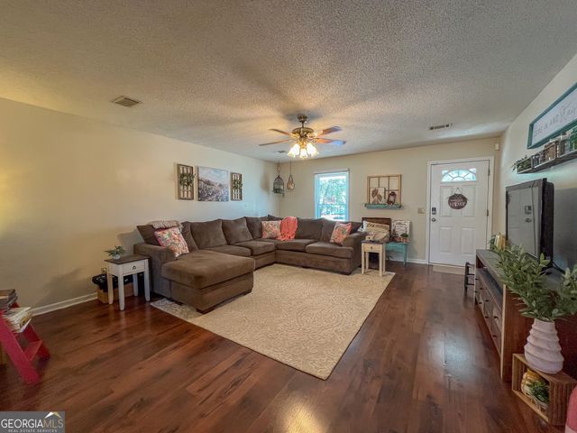 100 Hummingbird Drive, Dublin, GA 31021