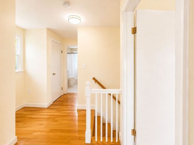 30 Springdale Rd, Dracut, MA 01826