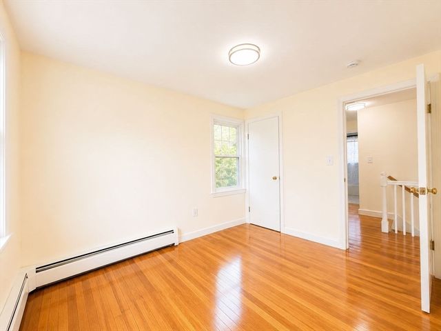30 Springdale Rd, Dracut, MA 01826